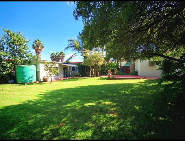 6 BEDROOM HOUSE FOR SALE IN CAPITAL PARK